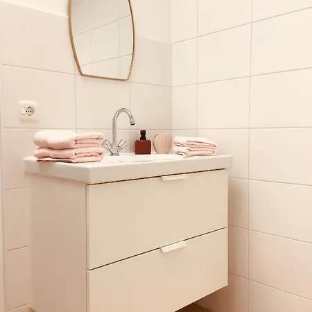 Bed & Kersenbloesem 아파트 Nijswiller
